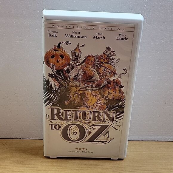Wizard of Oz vhs and dvds, Return of Oz vhs + paperback book. - Picture 4 of 9